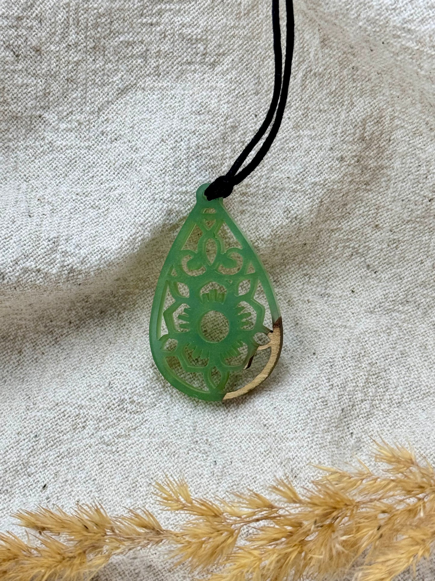 Grün Tropfenförmig Ornamentiert