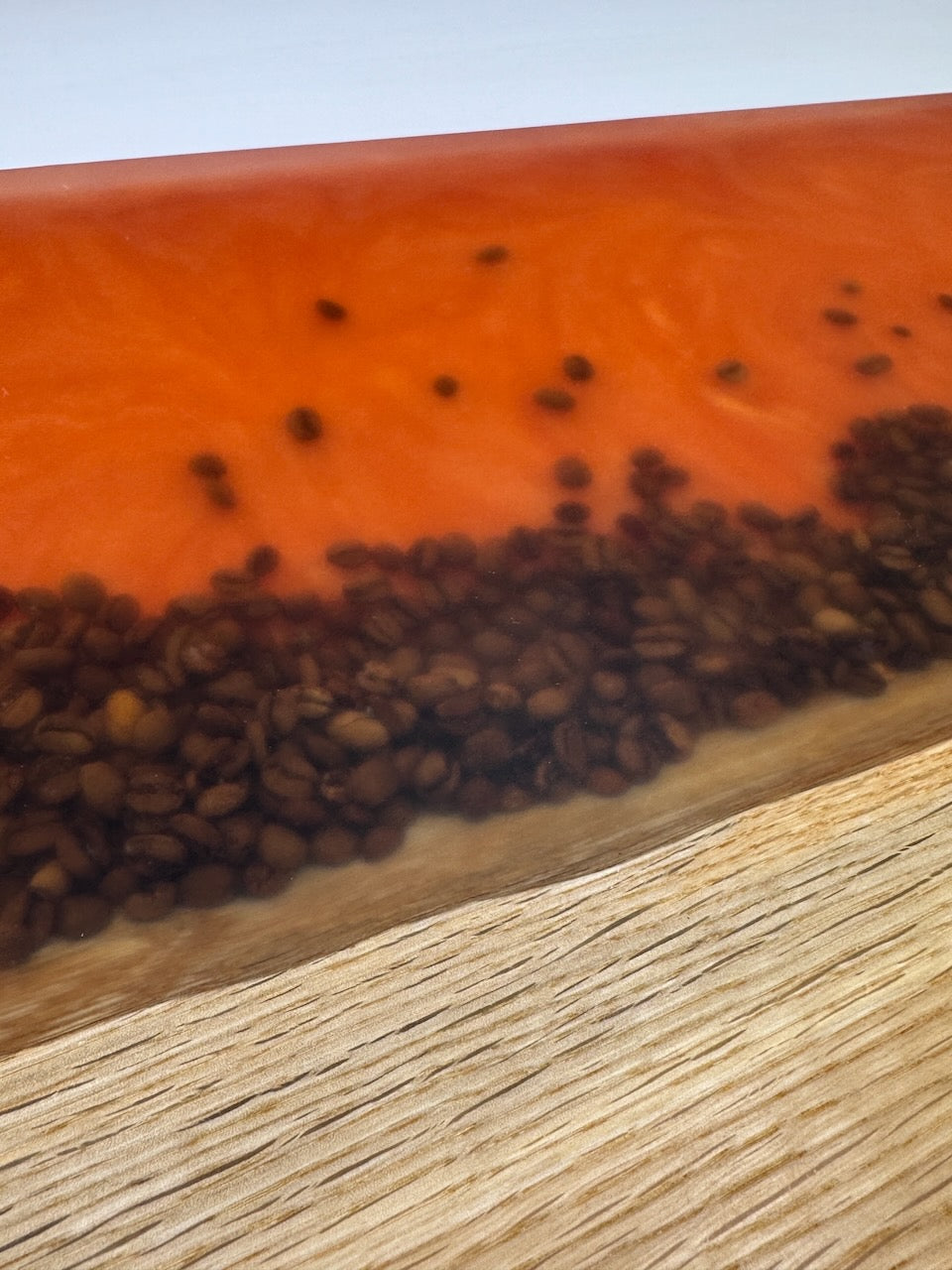 Orange Eiche mit Kaffeebohnen