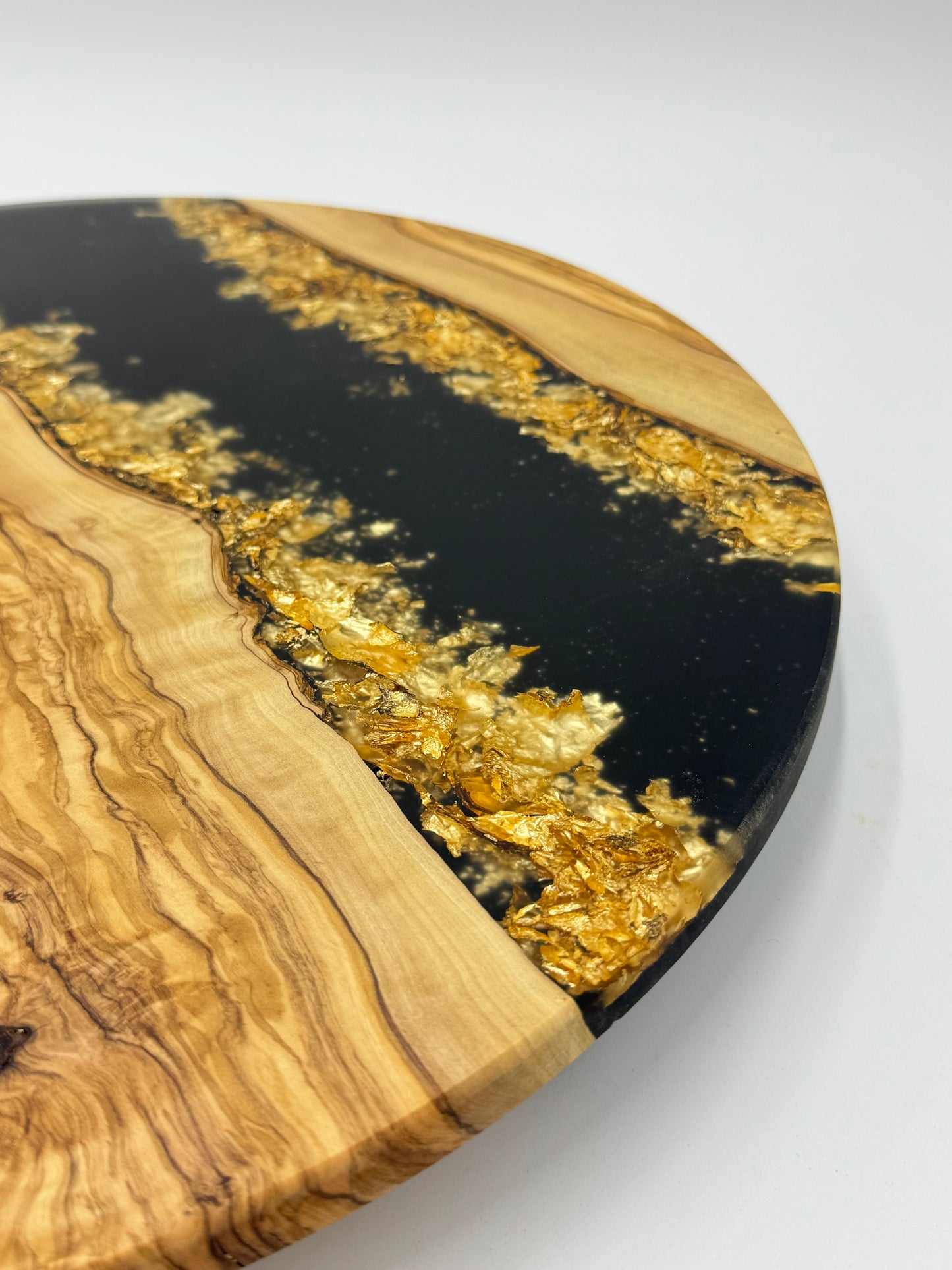Gold-Schwarze Olive
