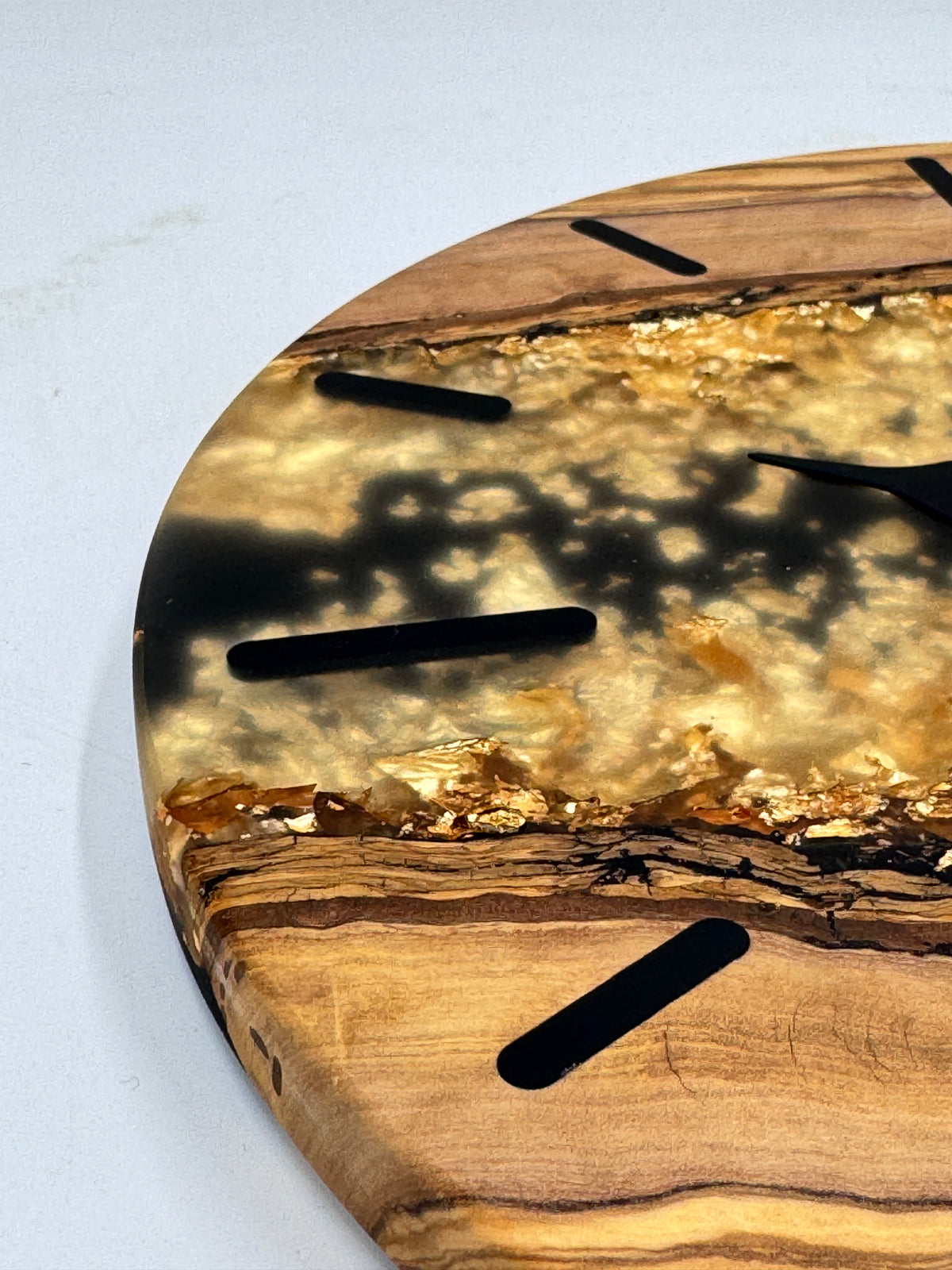 Gold-Schwarze Olive